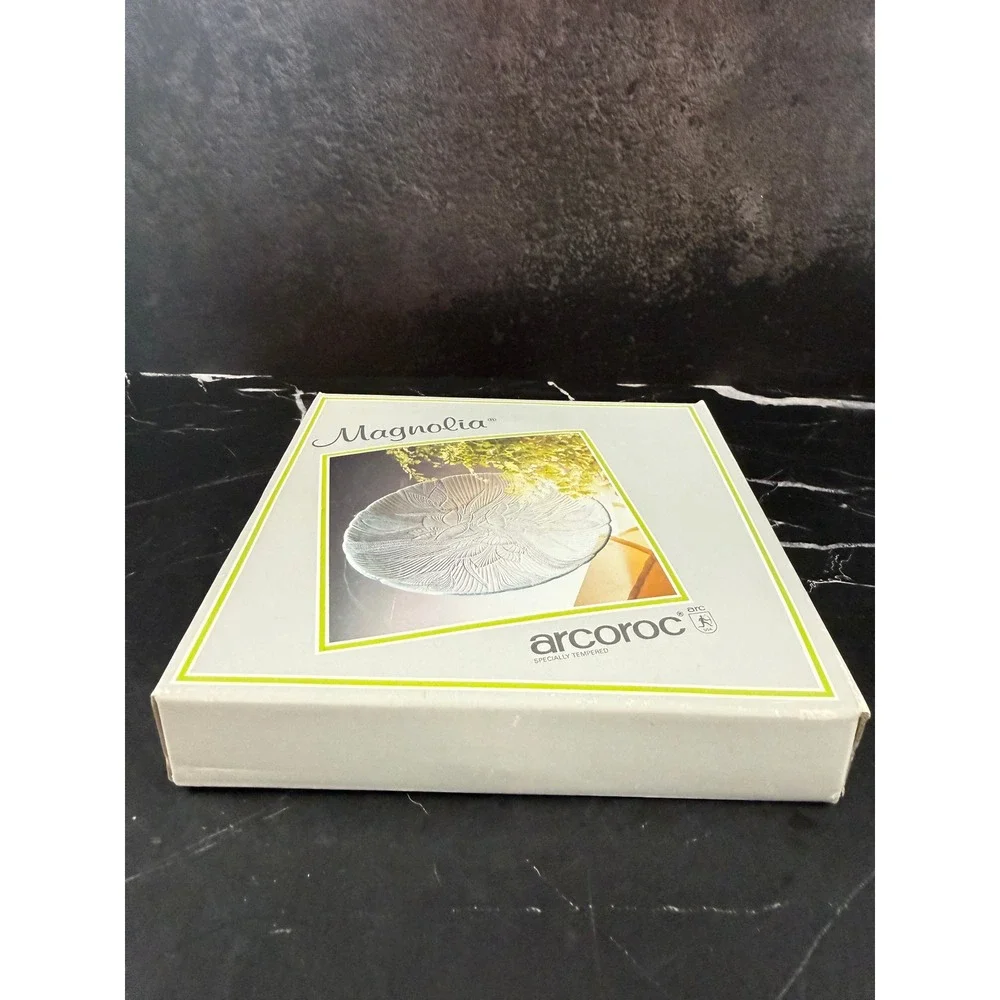 VTG NIB Set of 4 Arcoroc Magnolia Tempered Glass 7 5/8in Salad Plates